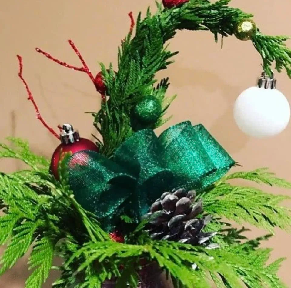 Products – Holiday Grinch Trees