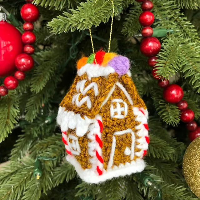 Ravelry: Gingerbread house ornament pattern by Amber Romano