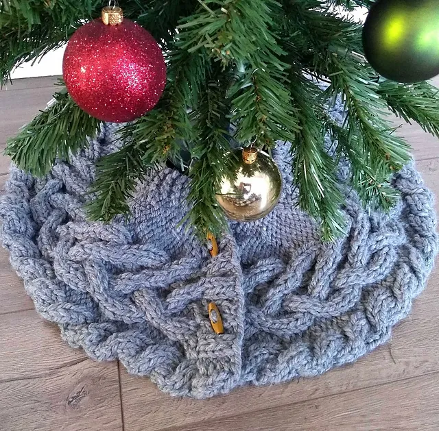 Ravelry: Nowel Tree Skirt pattern by Megan Hallam