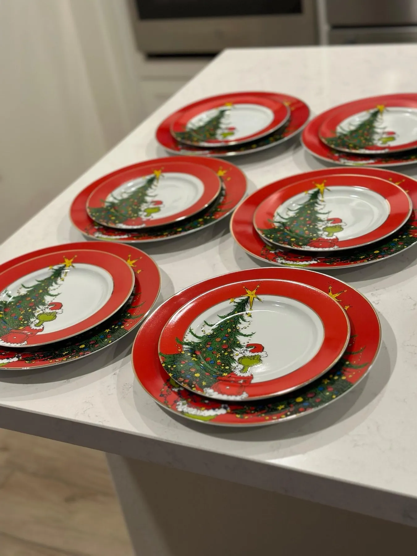 Red Grinch Christmas Plates and Salad Plates | Mercari