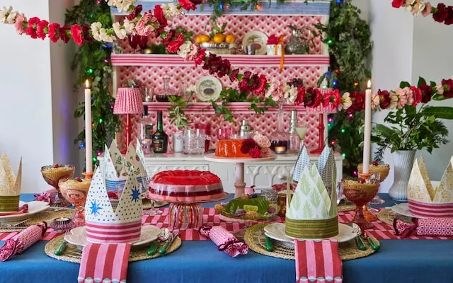 Red Table Setting Pink Christmas Table Runner 28 Christmas Table Runners  For A Festive Dining Room
