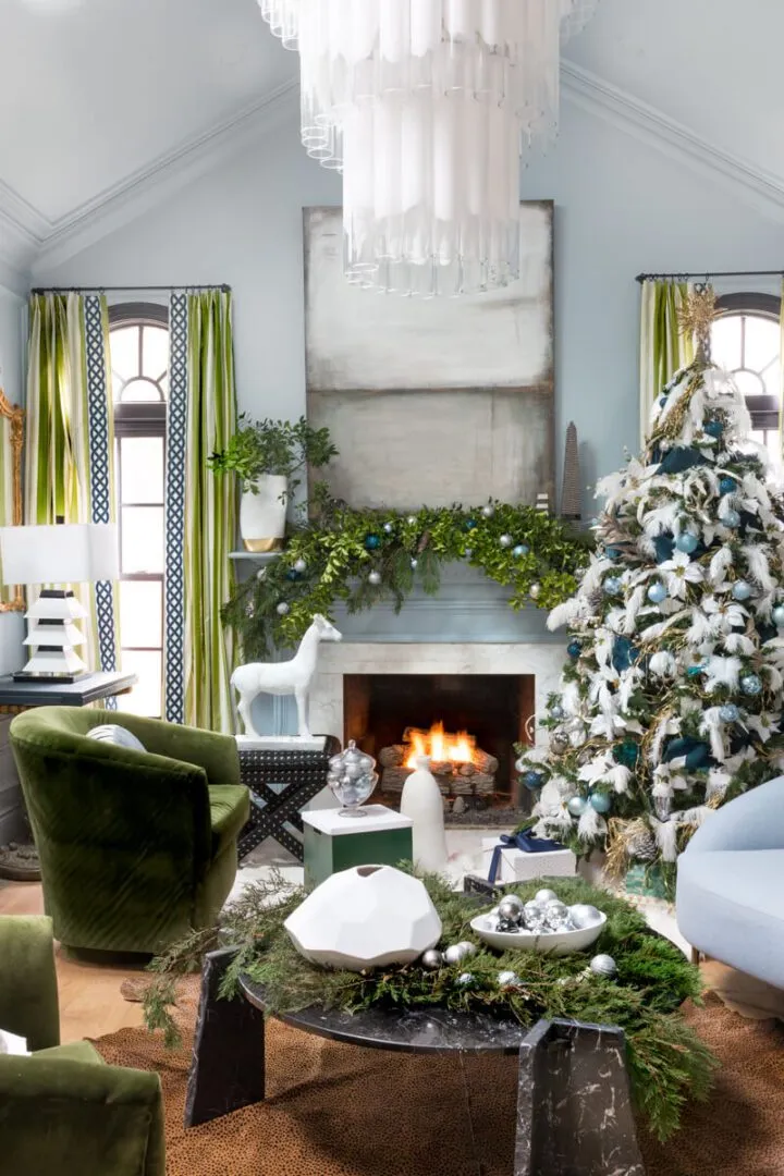 Romantic Christmas Tree Ideas- Jeweled Interiors ⋆ Jewel Marlowe