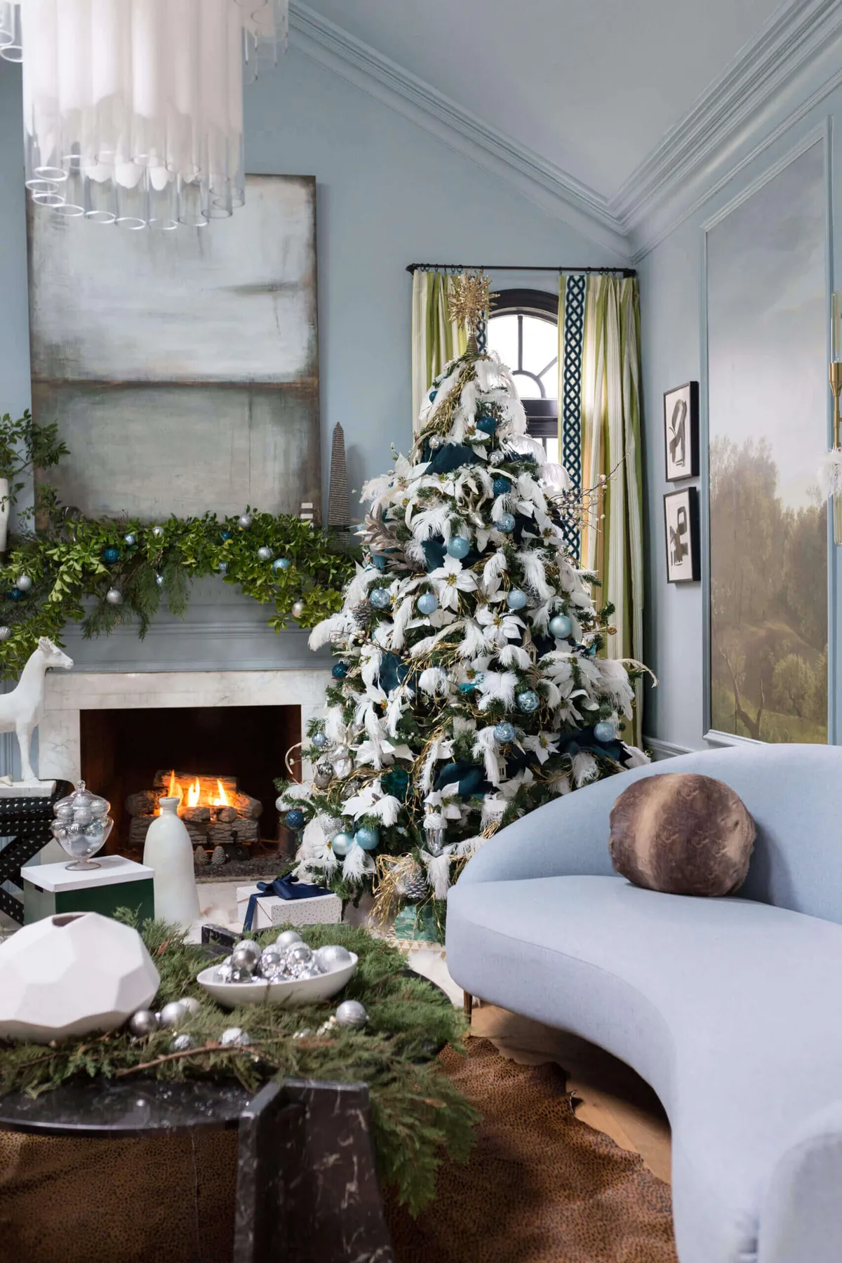 Romantic Christmas Tree Ideas- Jeweled Interiors ⋆ Jewel Marlowe