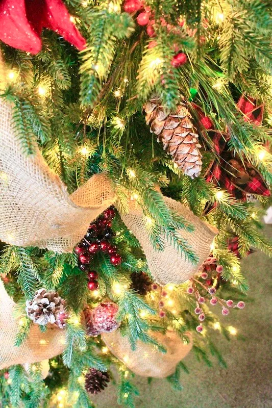 Rustic Winter Woodland Christmas Tree Ideas | RED WINE DRAGONS
