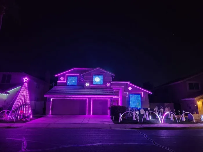 See holiday lights at Phoenix-area homes in 2024