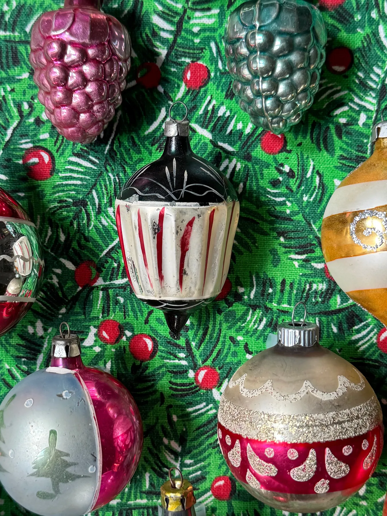 Set of 11 Vintage Glass Ornaments – The Sleepy Flea