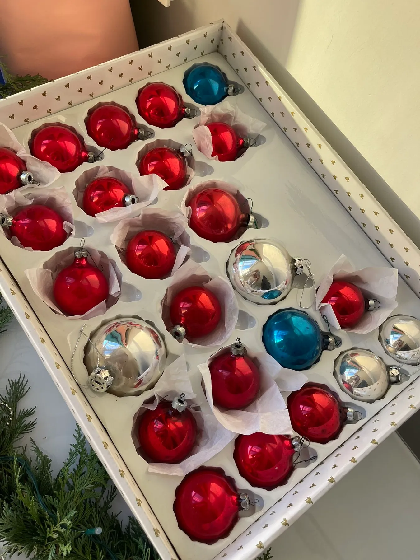 Set of 14 Vintage (early 90s) Ceramic Christmas Ornaments | eBay Vintage 60-90s Christmas Ornament Collection