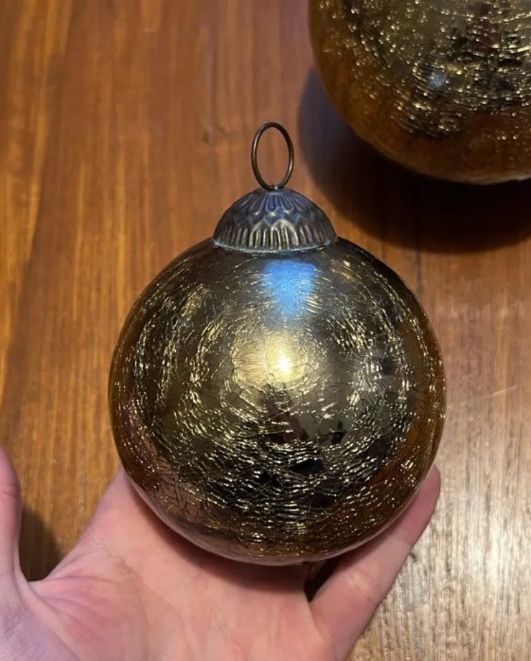 Set of 2 antique Christmas/Forgiveness baubles in eglomisé glass - 20th century