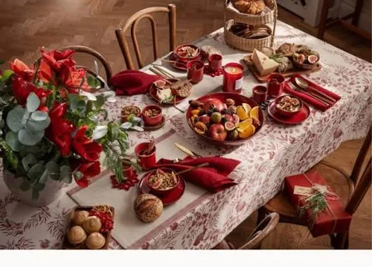 Setting the holiday table — 3 styles Discover three stylish table settings  for the festivities ahead | H&M OM
