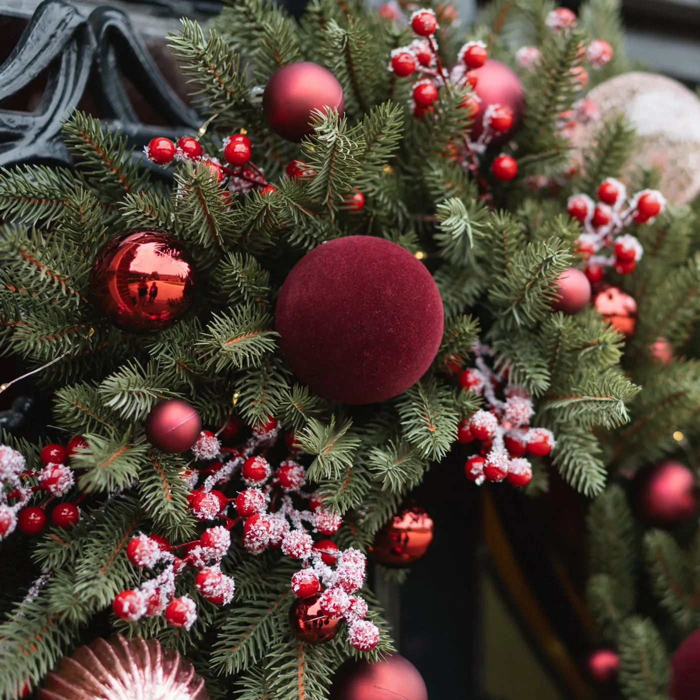 Shatterproof Velvet Maroon Bauble 8cm