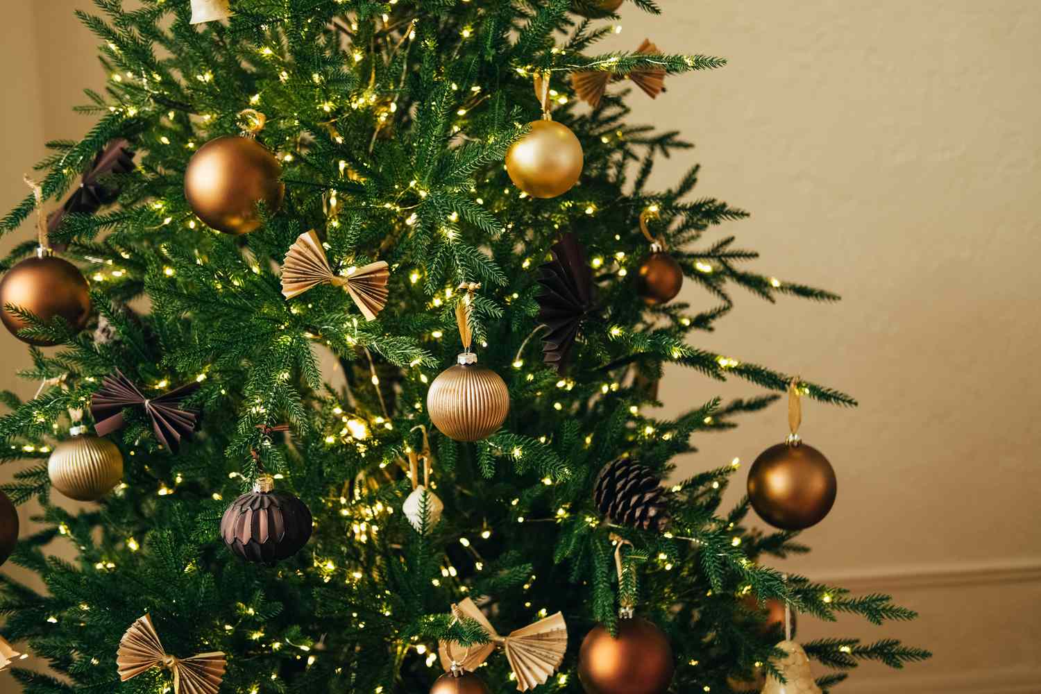 Should You Leave Christmas Tree Lights on All Night? Energy Experts Weigh In