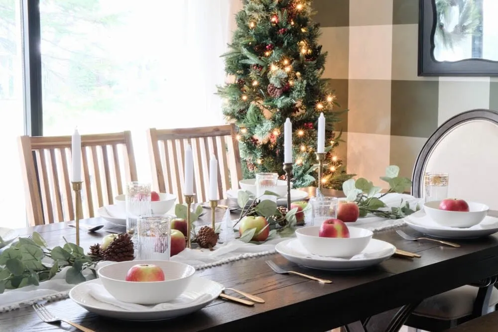 Simple & Easy Holiday Tablescape — The Learner Observer