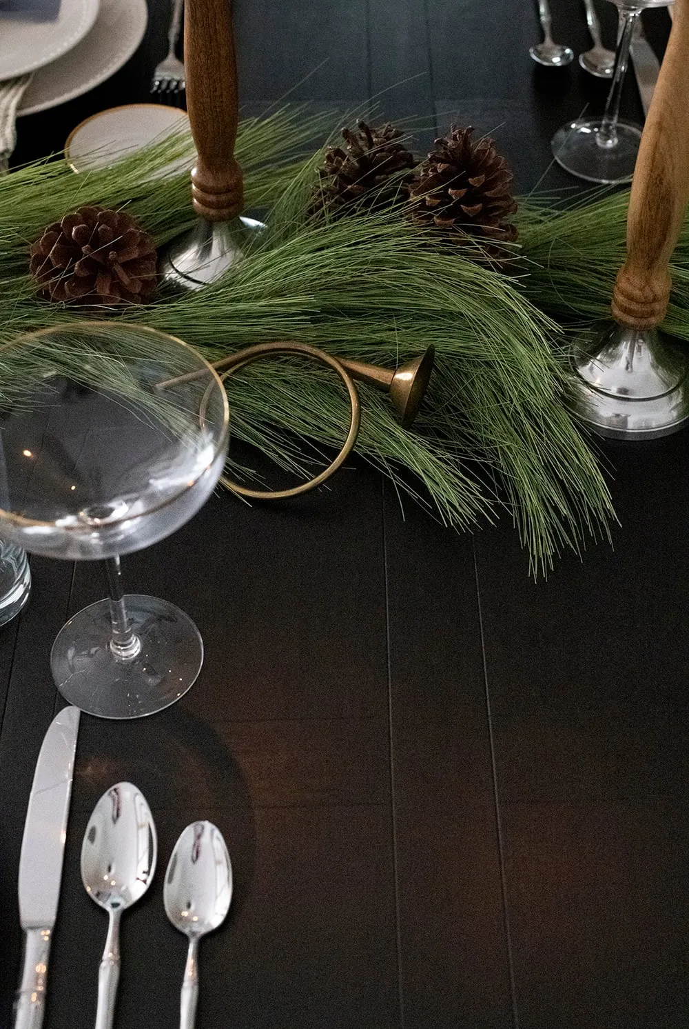 Simple Holiday Tablescape - Room for Tuesday