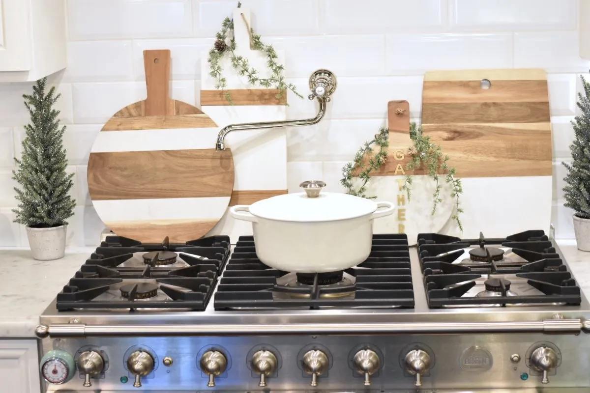 Simple Ideas for Christmas Decor in the Kitchen - to have + to host