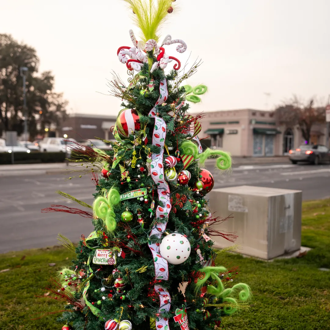 Small Town Christmas Oakdale: A Local's Guide to Holiday Magic in Oakdale