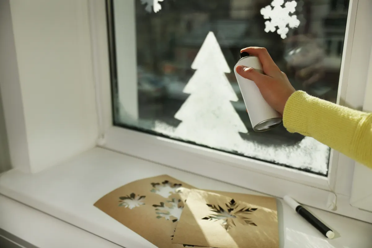 Snow Spray | Christmas Window Decorations – Almondsbury Garden Centre