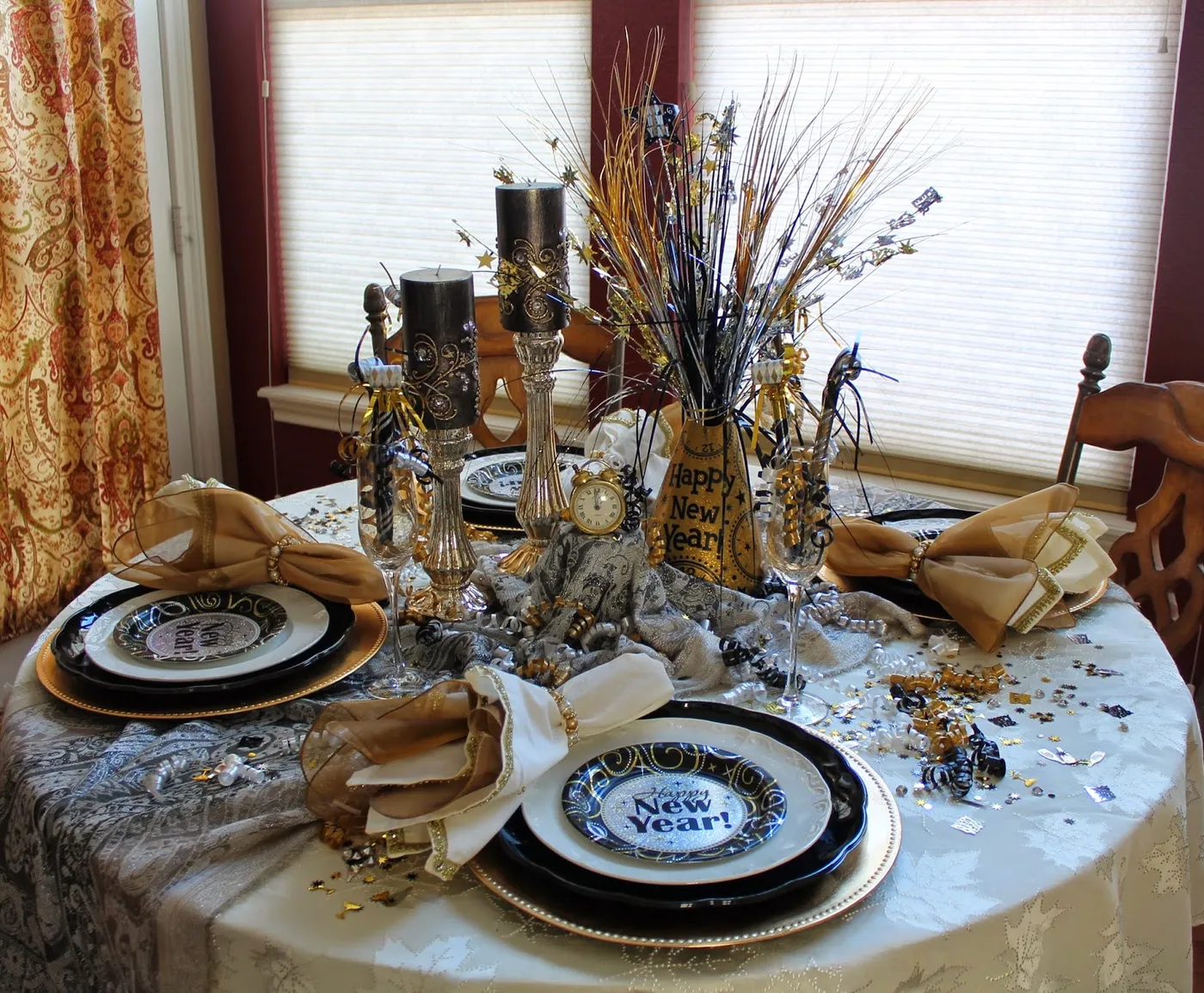 Southern Seazons: New Years Eve tablescape