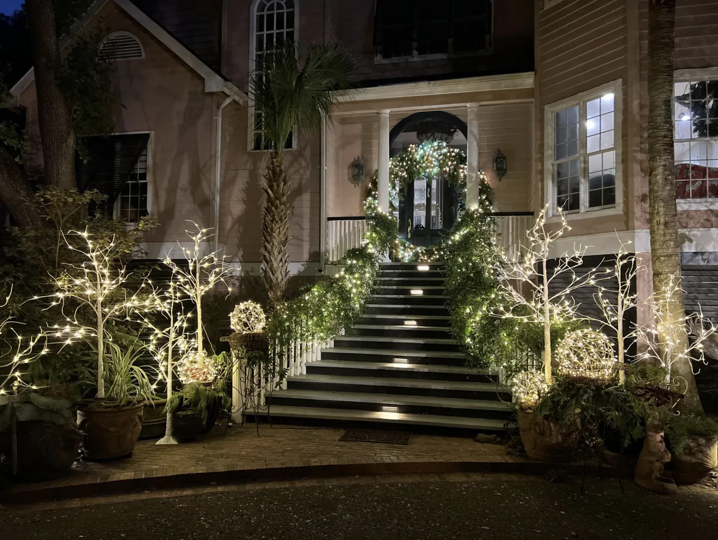 Spirited residents recognized for holiday door decorations - Island Vibes