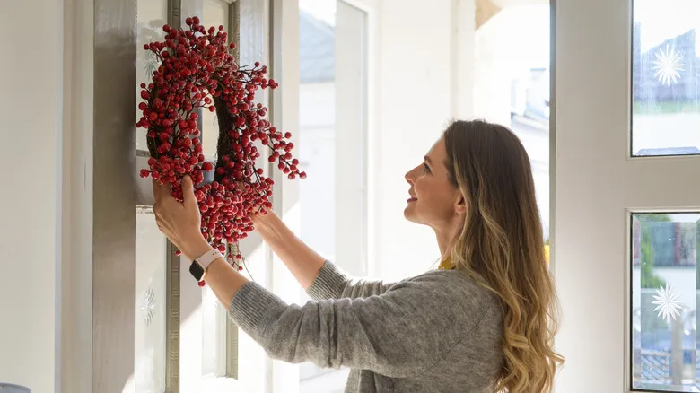 Swap Your Traditional Wreath For An Impressive DIY That Adds Rustic Charm