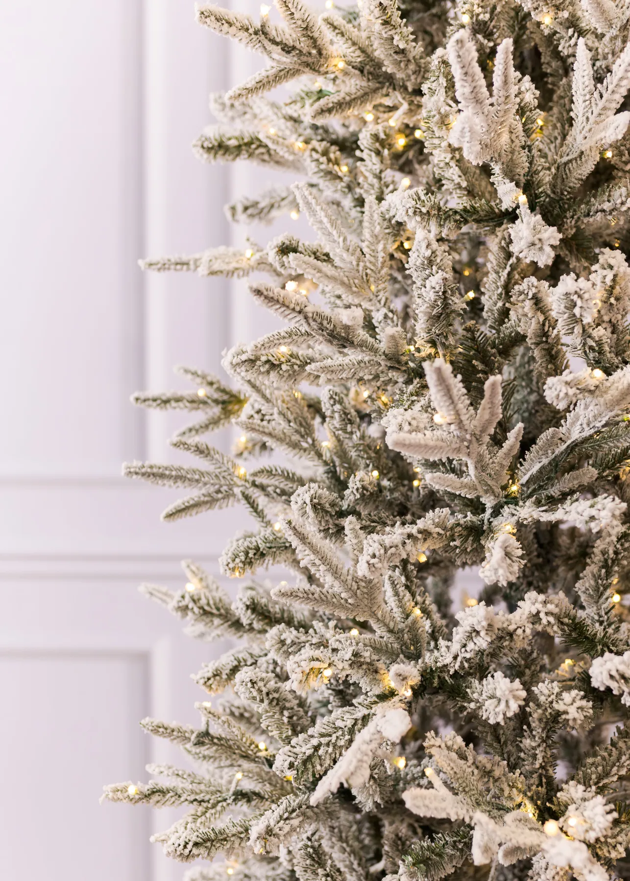 Tacoma Frosted Christmas Tree – Modern Display
