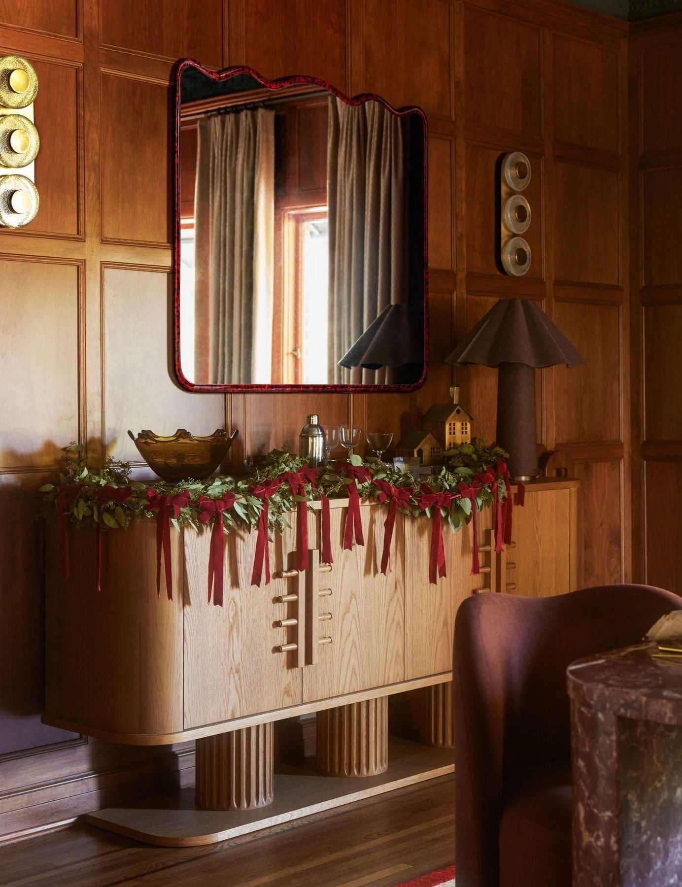 The 34 Best Holiday Decorations for an Elevated Approach to the Season |  Vogue