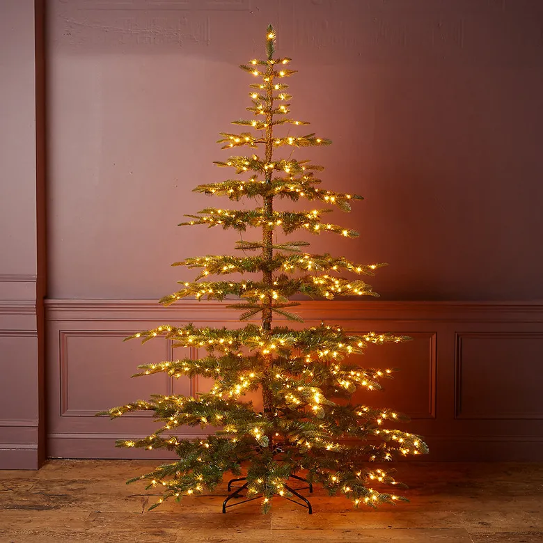 The Christmas Tree Decor Trends Designers Are Seeing Everywhere This Year