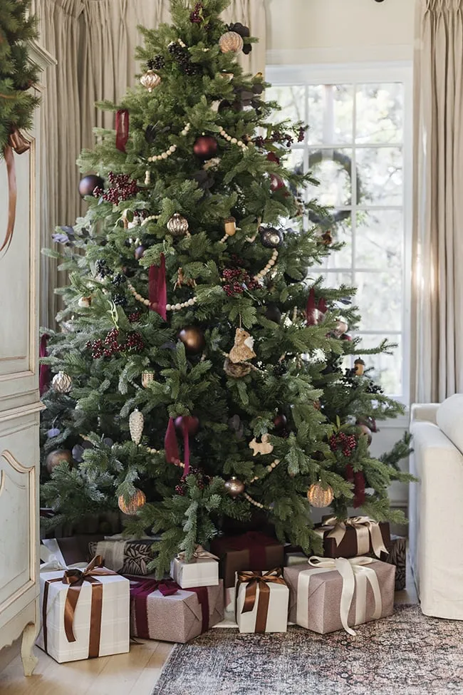 The Christmas Tree Decorating Ideas that are Inspiring Me this Year -  Making it in the Mountains