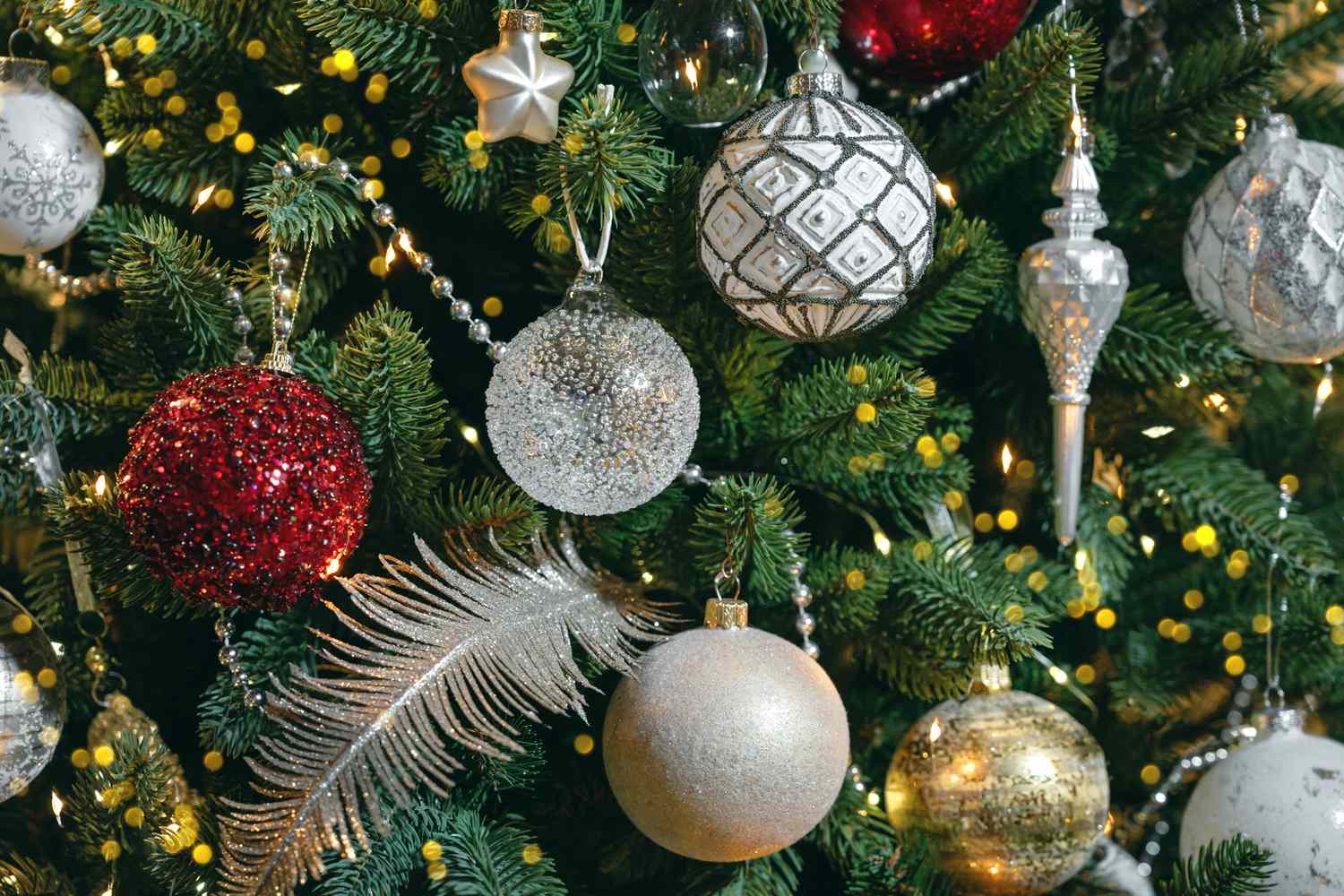 The Holiday Decor Minimalists Would Never Buy (Even If It's On Sale)