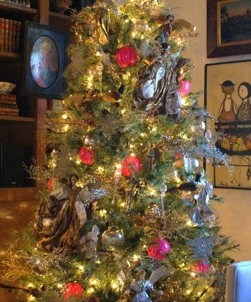 The Stress-Free Way to Decorate a Christmas Tree