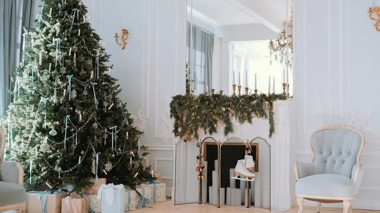 The Super Affordable Dollar Tree Item That Gives Any Window Or Mirror A Festive Touch