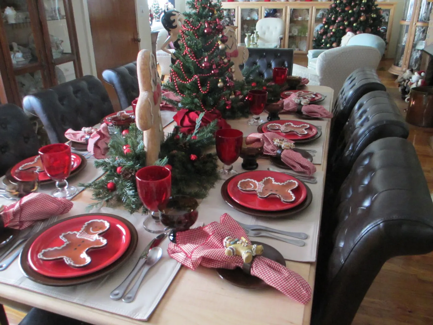 The Welcomed Guest: Gingerbread Tablescape