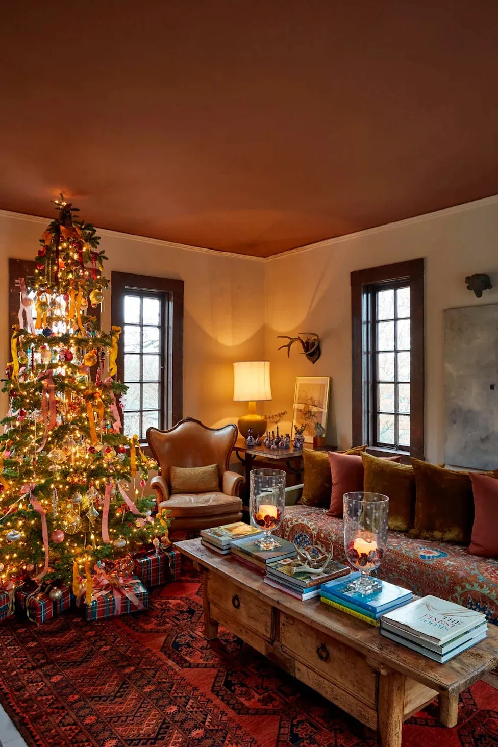 These 27 Luxury Christmas Decorations Will Help You Deck the Halls in Style