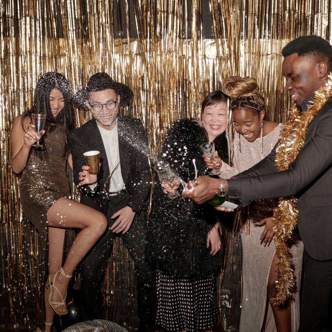 Tips for Hosting a New Year's Eve Party | Lee n Eddies Catering