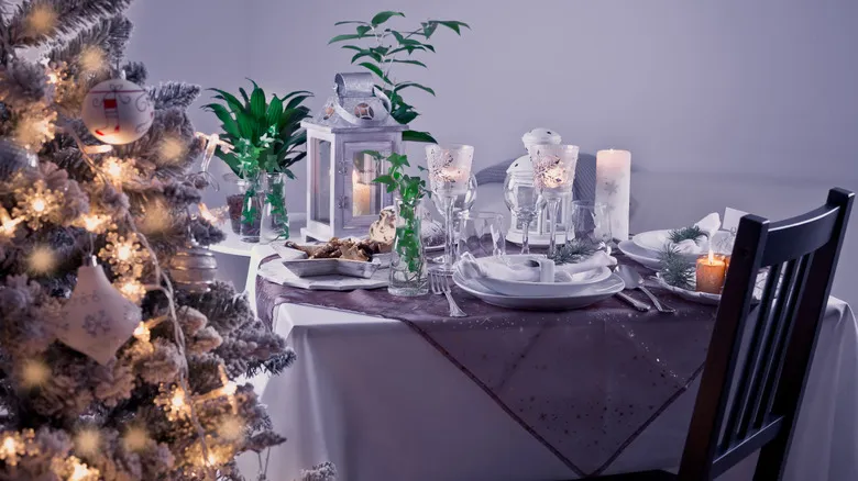 Top 5 Color Schemes For Your New Year's Eve Dinner Party