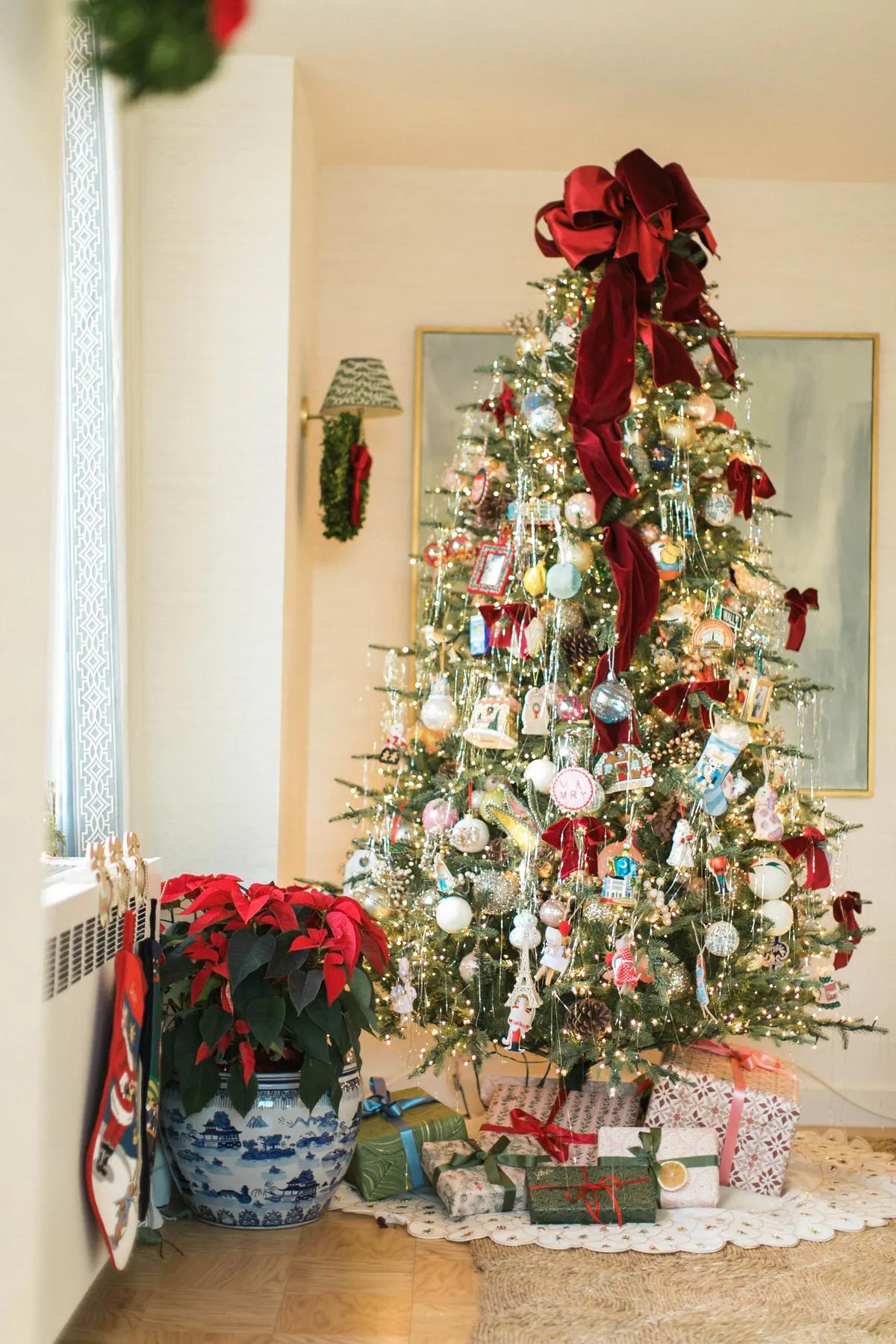 Traditional Christmas in a New York City Apartment | Tips & Inspo