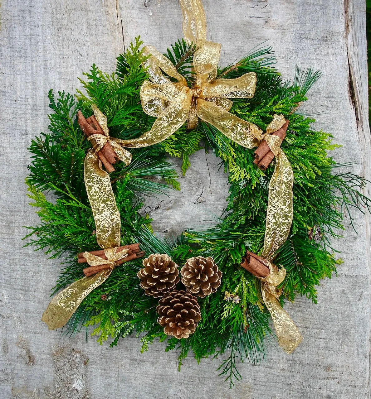 Treat yourself to a beautiful handcrafted Christmas wreath! - Budding news