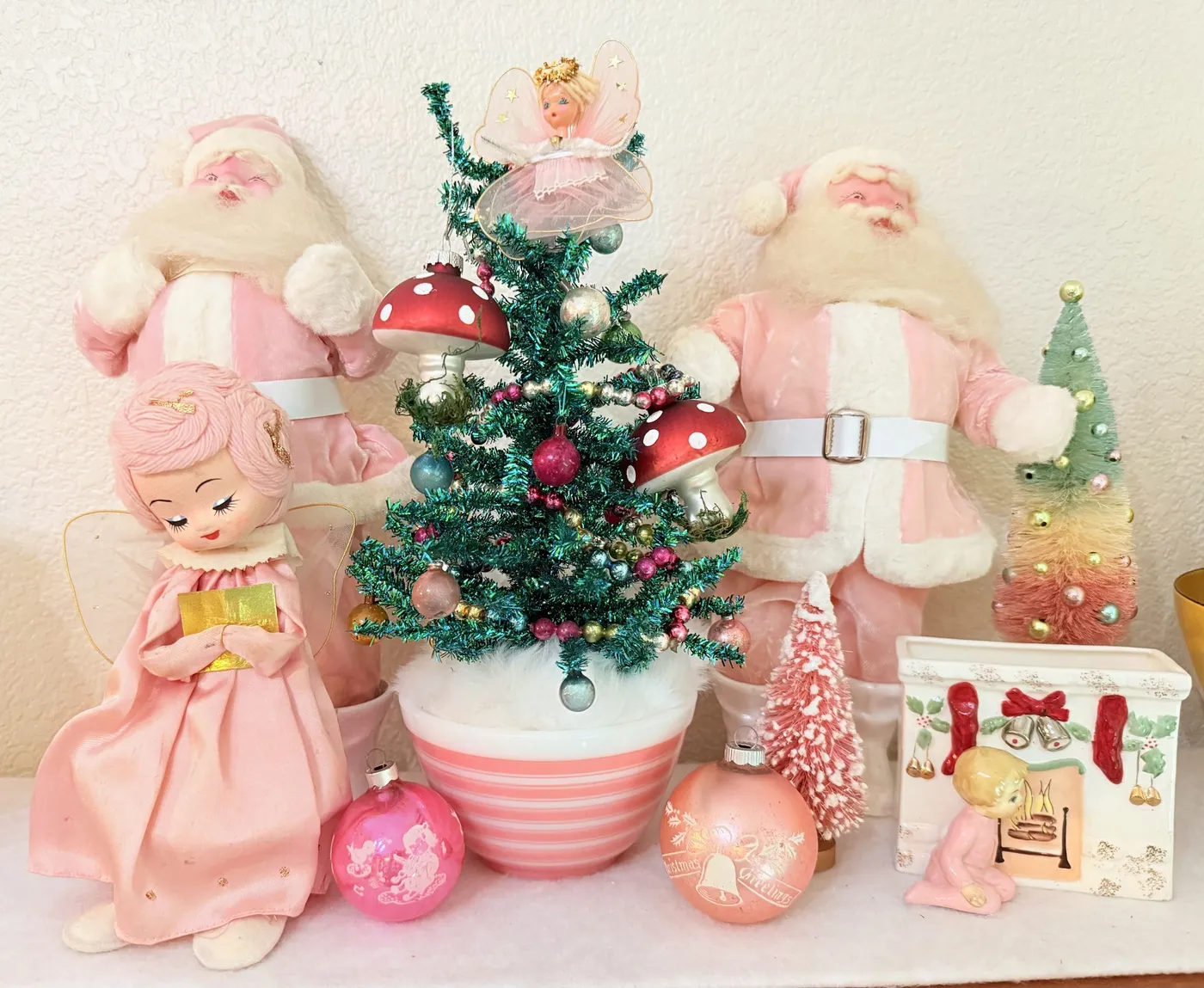 Ultimate Guide: Vintage Kitsch Pink Christmas Wonderland | Crazy4Me – The Modern Bombshell Lifestyle by: Yasmina Greco