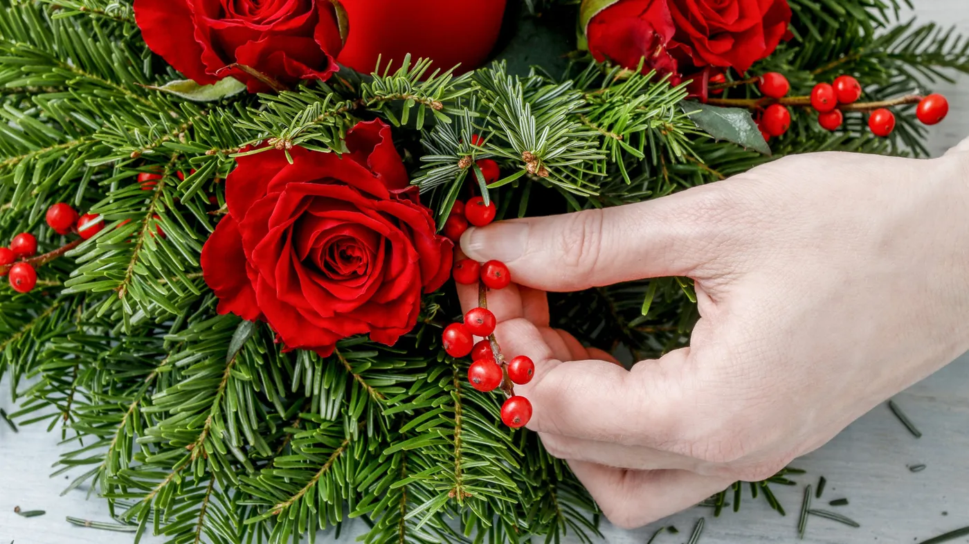 Use A Dollar Tree Pool Noodle To Create A Gorgeous Christmas Centerpiece In Minutes