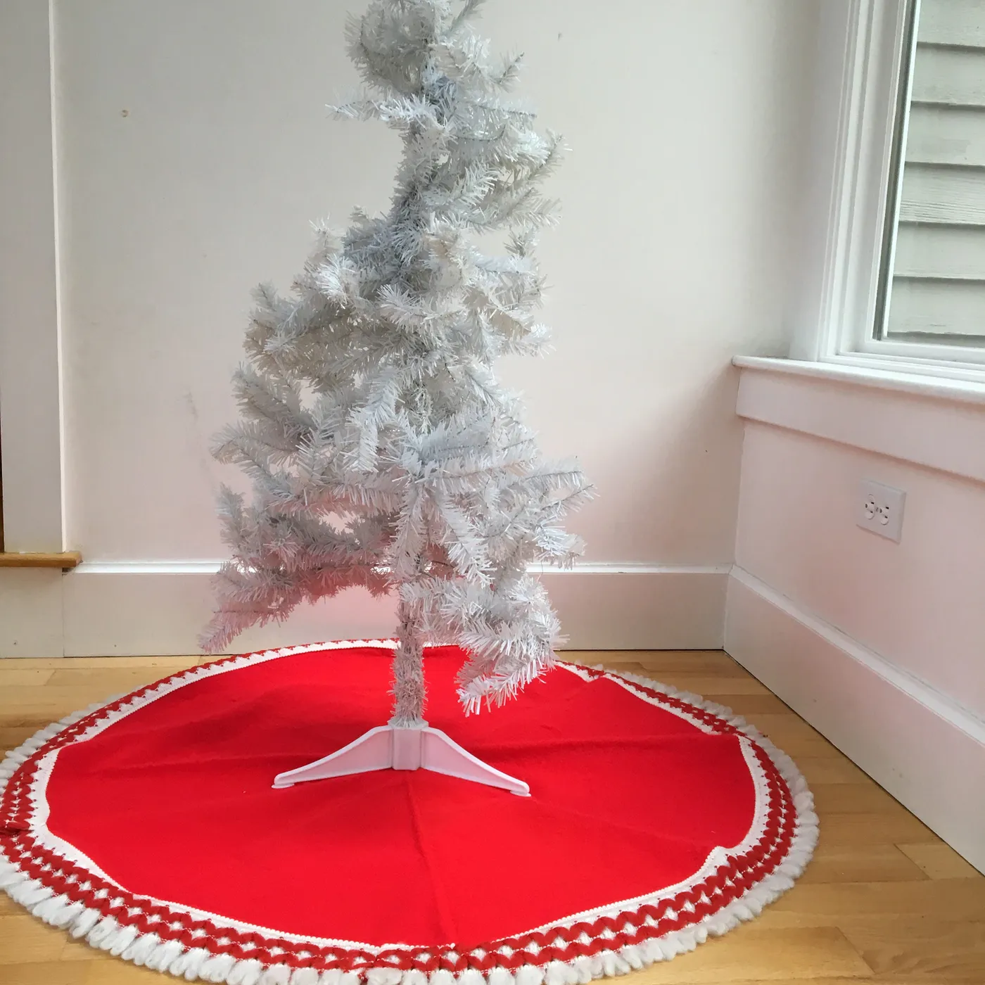 Vintage Christmas Tree Skirt, Vintage Christmas Tree Decor, Vintage  Christmas Decorations