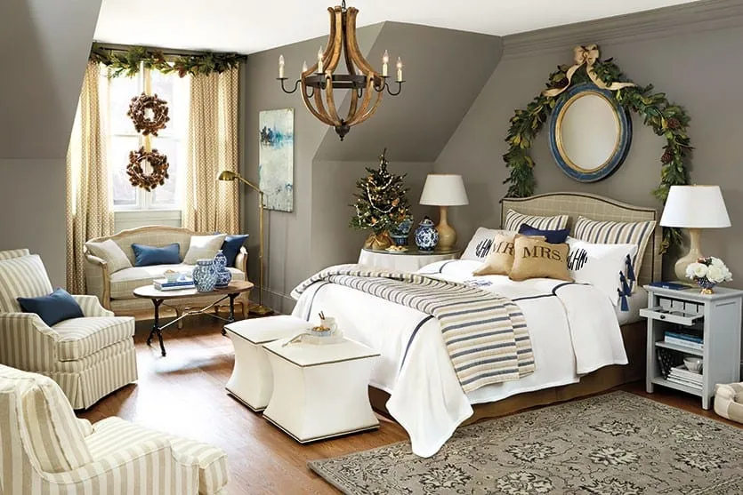We're Into: A Blue and White Christmas - How to Decorate