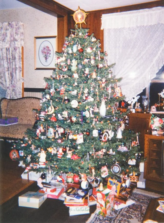 What Is Tacky Christmas & Why Is TikTok Doing This To Us?