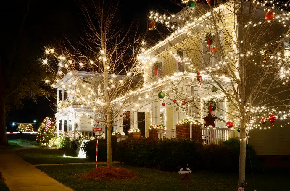 When is the best time to take down your outdoor holiday lights? | St. Louis  Magazine
