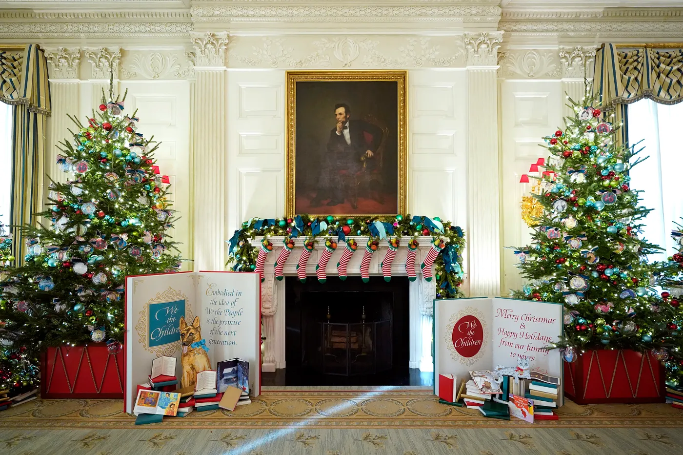 White House unveils its holiday decor, including 77 trees and a 'We the  People' theme | WWNO