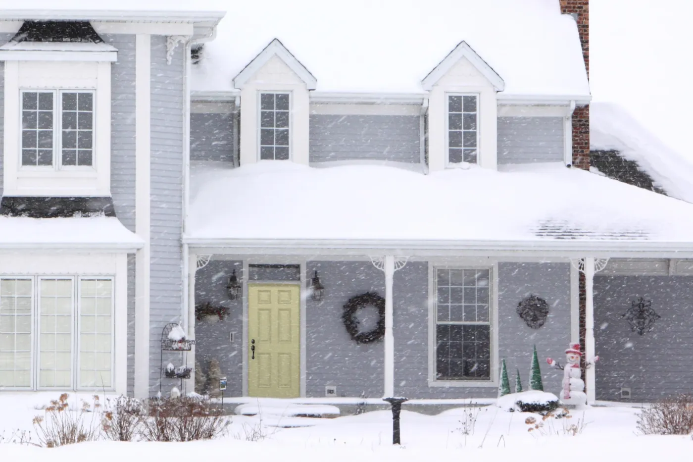 Winter Door Decor: 8 Trendy Ideas for Celebrating the Season – Plastpro Inc