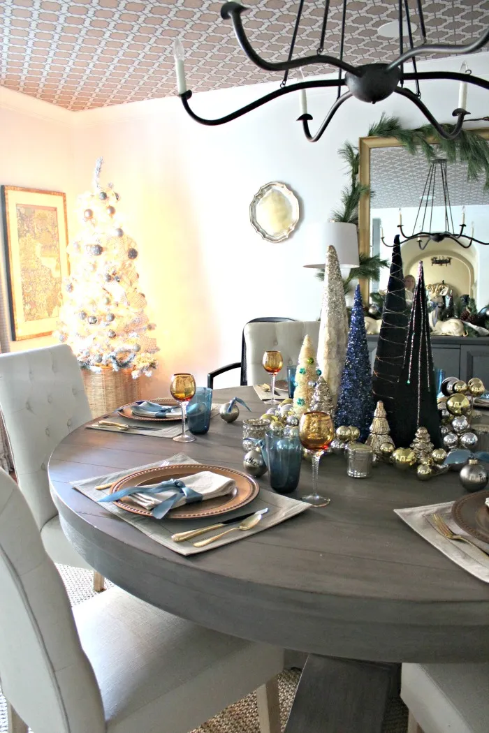 Winter Wonderland Dining Room - A Christmas Tree Centerpiece