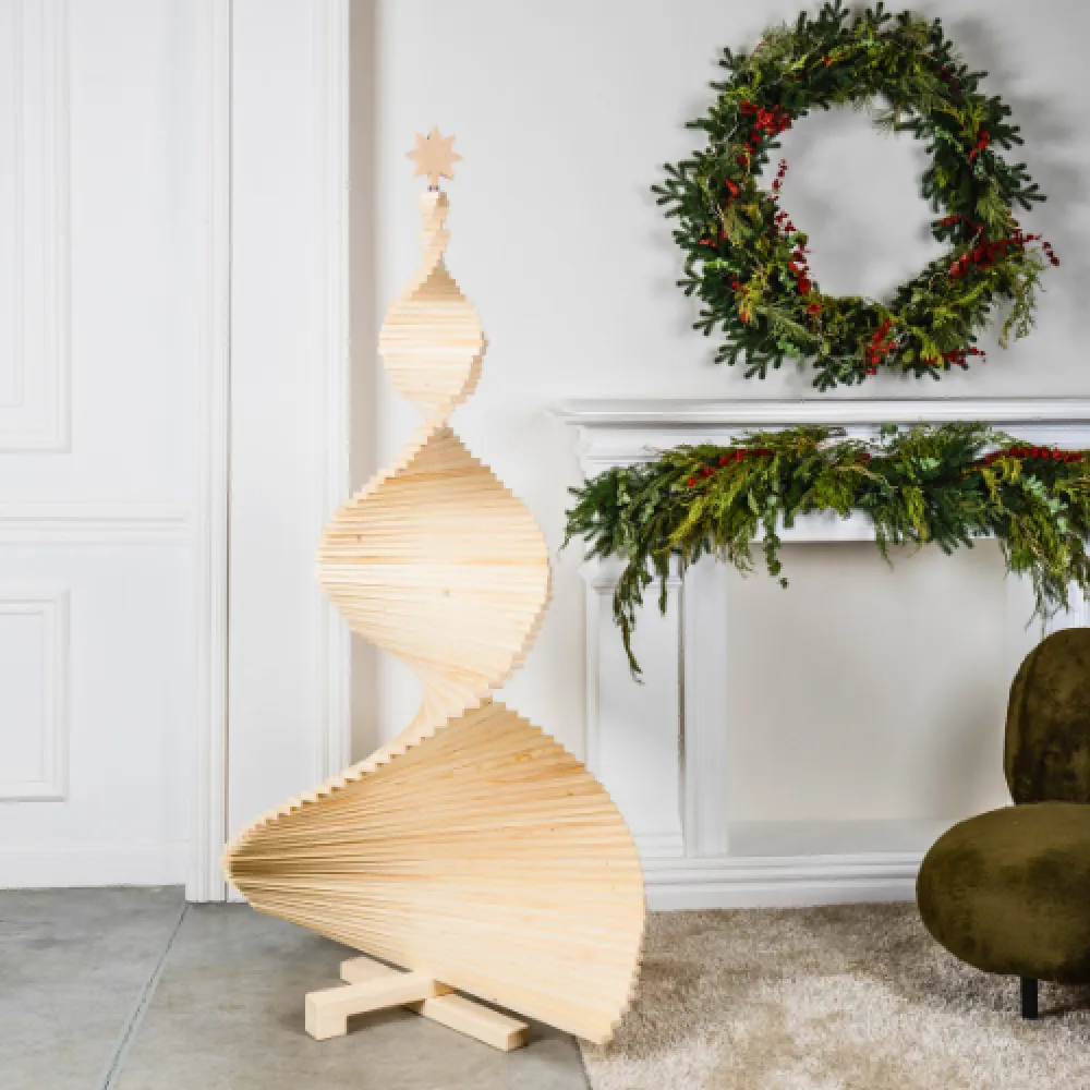 Wooden Christmas Tree | TheCreatorsFair