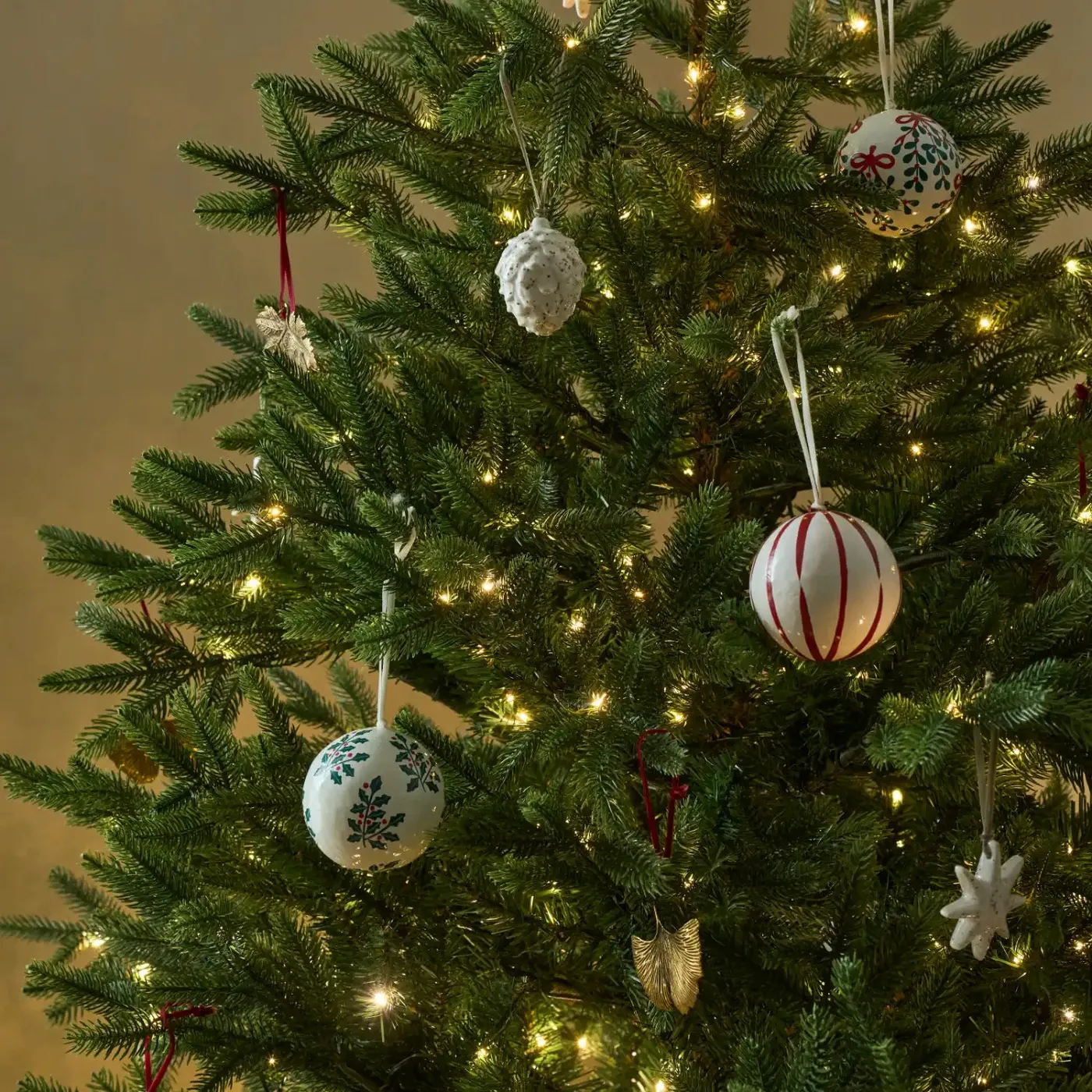Woodland 6ft Pre-Lit Christmas Tree Set with Decorations – Neptune